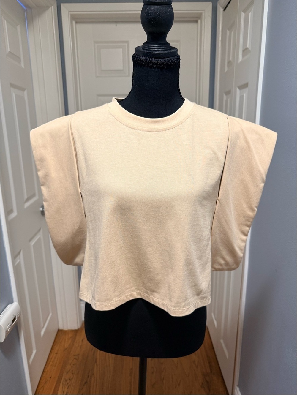 ENDLESS ROSE Drop Shoulder Cropped Top Beige Size Small NWT